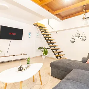 New Loft In The Heart Of Center Διαμέρισμα